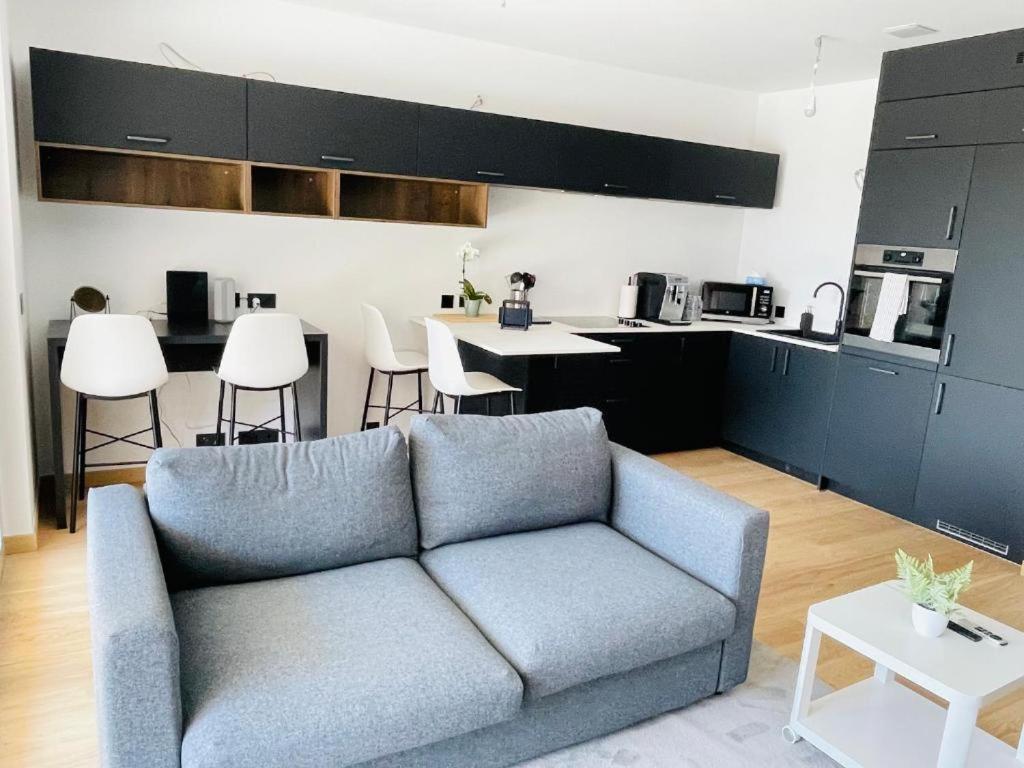 Charming With Terrace And Parking Apartamento *